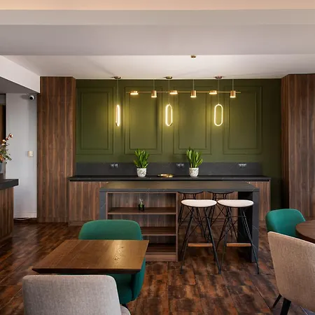 Naiades فندق Órma