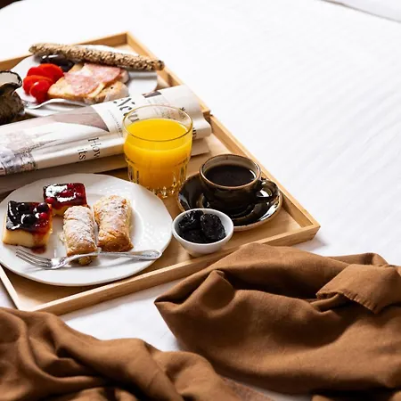 Naiades فندق Órma